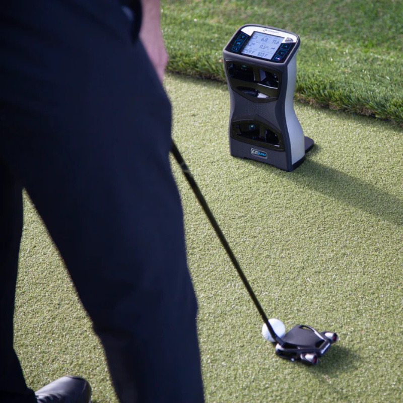 Foresight Sports GCQuad Essential Putting Analysis outdoor use.