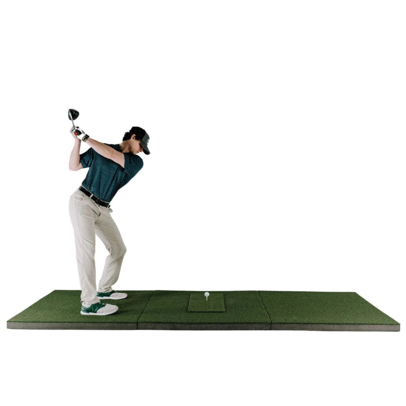 SIGPRO Softy 4 x 10 Golf Mat man swinging.