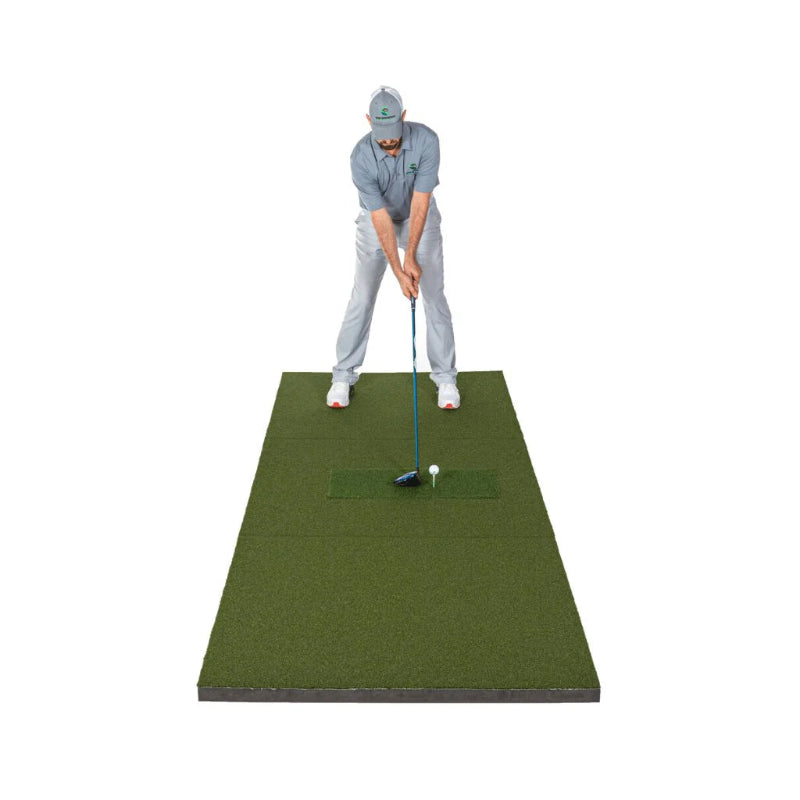 SIGPRO Softy 4 x 10 Golf Mat vertical view man putting.